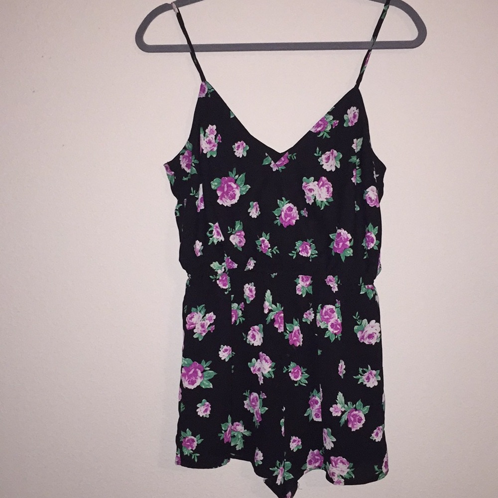 Forever 21 // Floral Romper // US MEDIUM